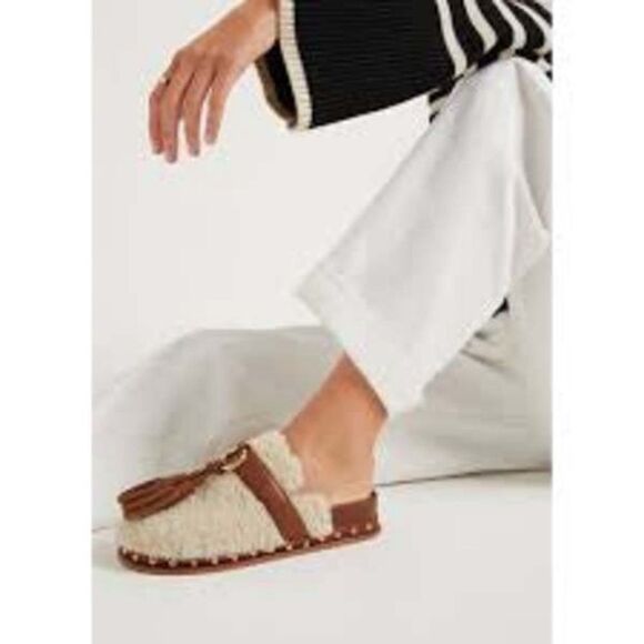 Revolve Ulla Johnson Ruby Shearling Leather Tassel Slide Mules in Cream Brown - Picture 3 of 10